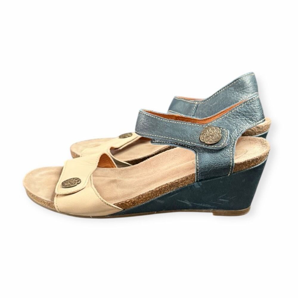 TAOS Women’s Cream And Teal Carousel 3 Cork Wedge Sandals Size 10
